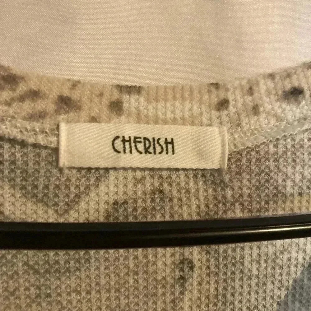 Cherish long sleeve ‎ to with snakeskin design - Picture 2 of 4